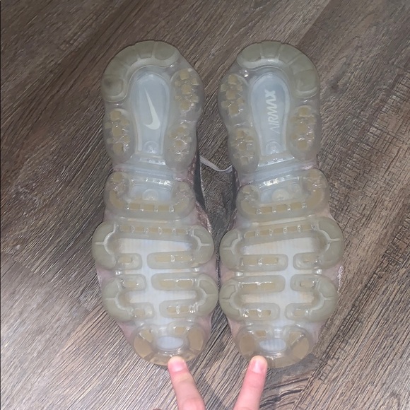 Nike Running Shoes (VaporMax) - Picture 6 of 9